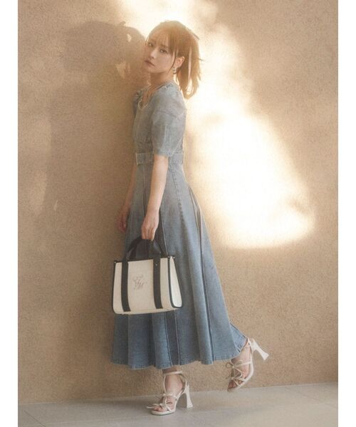 EATME(イートミー)の「ベルトミニショルダーバッグ(ショルダーバッグ・レディース・ブラック/アイボリー・FREE)」の6枚目の写真