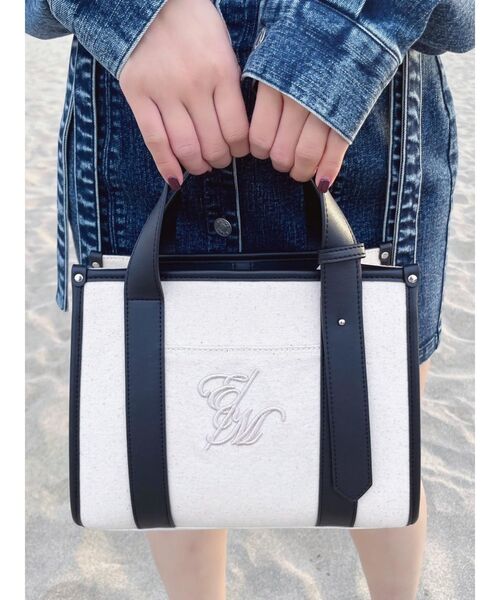 EATME(イートミー)の「ベルトミニショルダーバッグ(ショルダーバッグ・レディース・ブラック/アイボリー・FREE)」の5枚目の写真