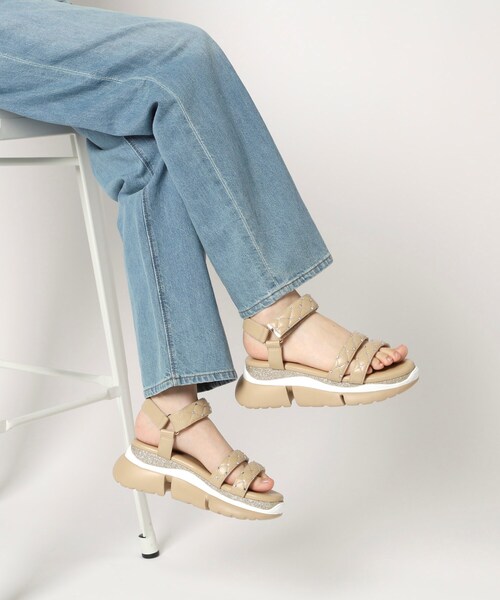 ESPERANZA(エスペランサ)の「ラインストーンスポサン(サンダル・レディース・ベージュ/ブラック・S/M/L/LL)」の4枚目の写真