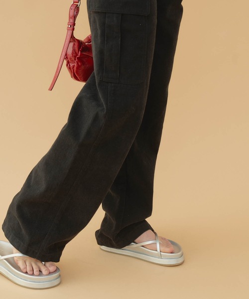 GIUNON（ジウノン）の「flatform flip flops / フラットフォームビーチサンダル（サンダル・レディース・ブラック/シルバー・S/M/L）」の15枚目の写真