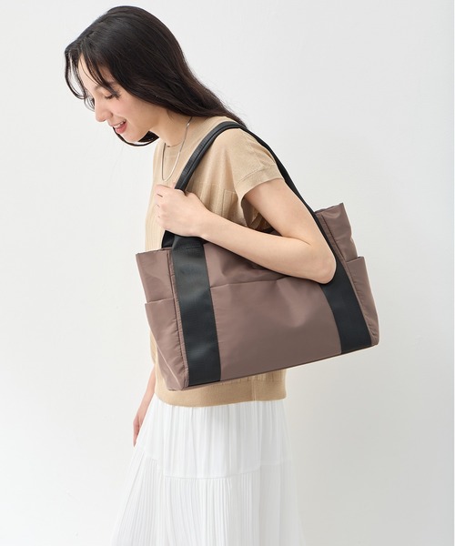 A/C DESIGN BY ALPHA CUBIC（エーシーデザインバイアルファキュービック）の「【EC別注】軽量A4トートバッグ 【A4・ノートパソコン・タブレット収納可能】【追加2】（トートバッグ・レディース・モカ/ブラック/チャコールグレー・フリー）」の17枚目の写真