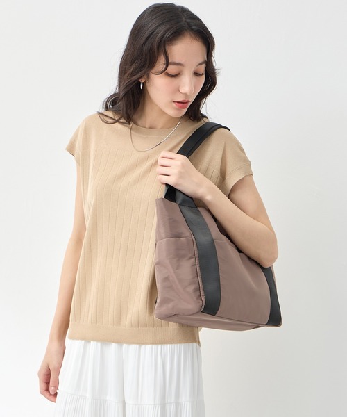 A/C DESIGN BY ALPHA CUBIC（エーシーデザインバイアルファキュービック）の「【EC別注】軽量A4トートバッグ 【A4・ノートパソコン・タブレット収納可能】【追加2】（トートバッグ・レディース・モカ/ブラック/チャコールグレー・フリー）」の18枚目の写真