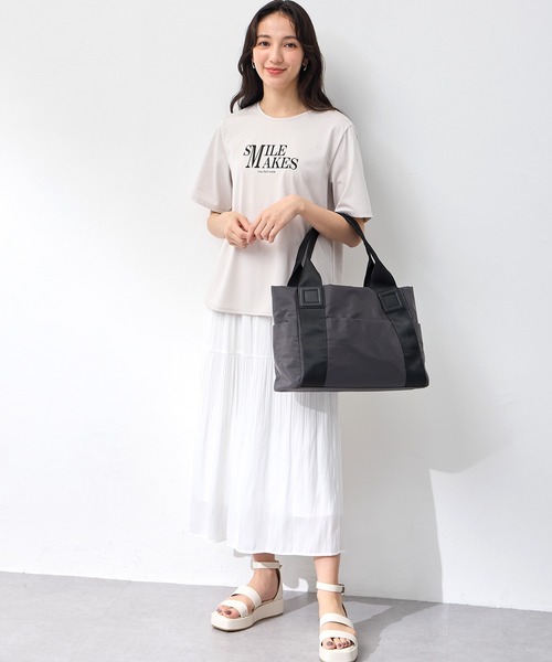 A/C DESIGN BY ALPHA CUBIC（エーシーデザインバイアルファキュービック）の「【EC別注】軽量A4トートバッグ 【A4・ノートパソコン・タブレット収納可能】【追加2】（トートバッグ・レディース・モカ/ブラック/チャコールグレー・フリー）」の21枚目の写真