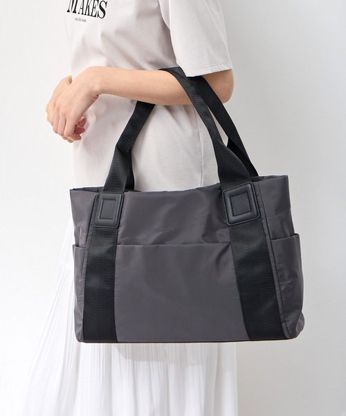 A/C DESIGN BY ALPHA CUBIC（エーシーデザインバイアルファキュービック）の「【EC別注】軽量A4トートバッグ 【A4・ノートパソコン・タブレット収納可能】【追加2】（トートバッグ・レディース・モカ/ブラック/チャコールグレー・フリー）」の22枚目の写真