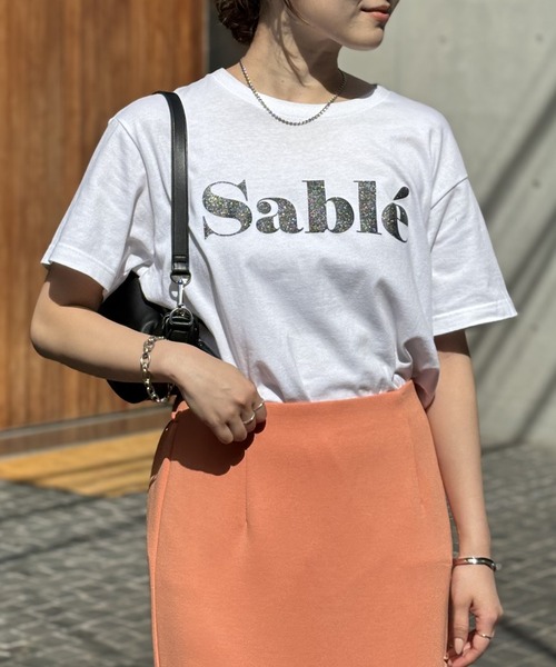un dix cors（アンディコール）の「Sable箔プリントTee（Tシャツ/カットソー・レディース・ホワイト/ブラック・FREE）」の2枚目の写真