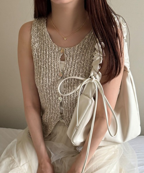 JUNOAH（ジュノア）の「前後2WAYバックオープンニットタンク（タンクトップ・レディース・グレイッシュベージュ/ブラック/グレー・MEDIUM）」の3枚目の写真