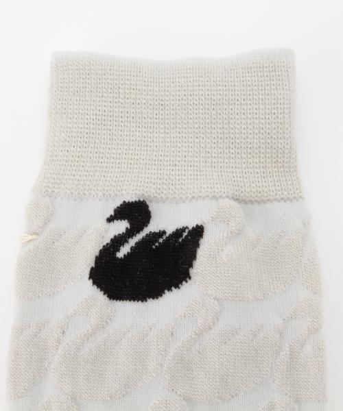 ANTIPAST(アンティパスト)の「ANTIPAST / ラインスワン ハイソックス(ソックス/靴下・レディース・シルバー/ブラック・ONE SIZE)」の5枚目の写真