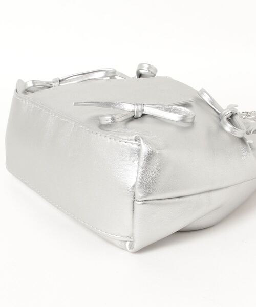 HIKA（ヒカ）の「【HIKA】リボンフェイクレザーショルダーBAG（ショルダーバッグ・レディース・シルバー・FREE）」の4枚目の写真