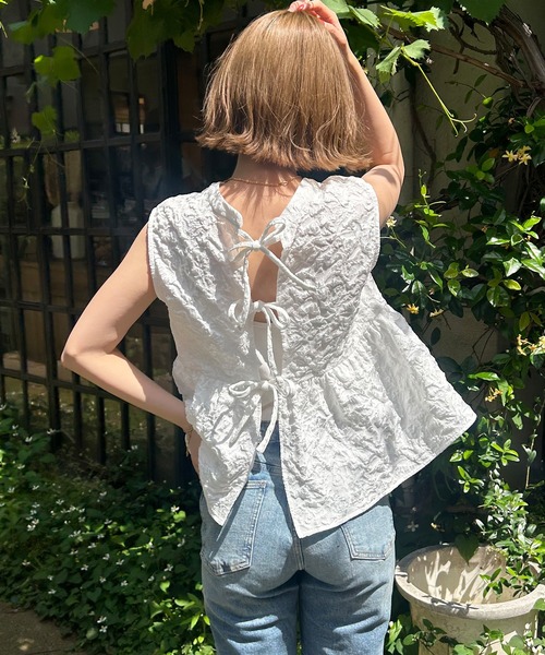 JUNOAH（ジュノア）の「2wayリボンジャガードノースリーブトップス（シャツ/ブラウス・レディース・ブラック/アイボリー/ブラウン・LARGE/MEDIUM/X-LARGE）」の11枚目の写真