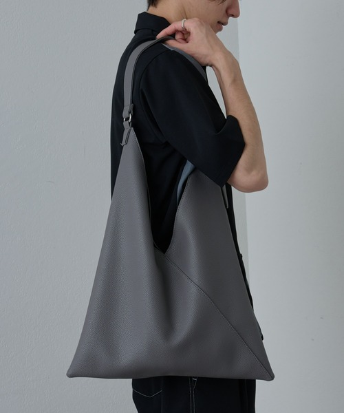 COLONY 2139（コロニートゥーワンスリーナイン）の「シュリンクホーボーバッグ（トートバッグ・メンズ・ブラック/グレー・FREE）」の21枚目の写真