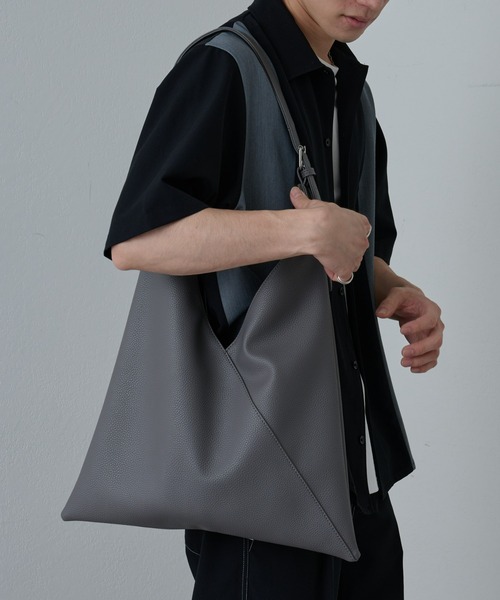 COLONY 2139（コロニートゥーワンスリーナイン）の「シュリンクホーボーバッグ（トートバッグ・メンズ・ブラック/グレー・FREE）」の20枚目の写真