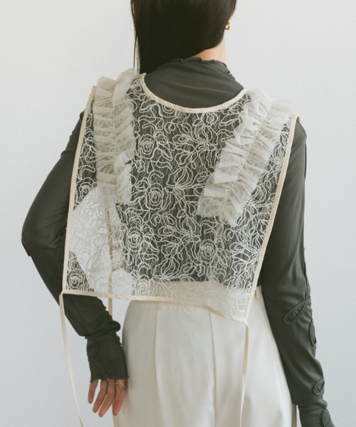 VANNIE U(ヴァニーユー)の「コードレースチュールベスト/前後2WAY(ベスト・レディース・アイボリー/ブラック・FREE)」の19枚目の写真