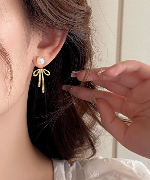Leja(レジャ)の「【LEJA】2wayパールリボンゴールドピアス結婚式 お呼ばれピアス 二次会 同窓会 お呼ばれ オケージョン 20代 30代(ピアス(両耳用)・レディース・シルバー/ゴールド・FREE)」の3枚目の写真