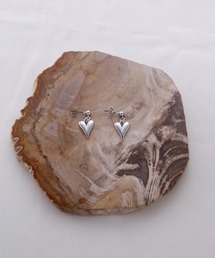 moichou（モイシュ）の「[moichou]ハンギングハートピアス（ピアス（両耳用））」