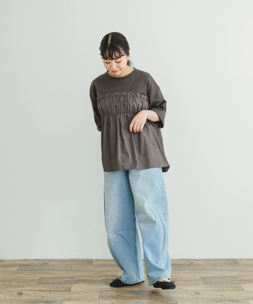 ITEMS URBANRESEARCH（アイテムズ アーバンリサーチ）の「ギャザードッキングハンソデTシャツ（Tシャツ/カットソー・レディース・チャコールグレー/オフホワイト・FREE）」の17枚目の写真