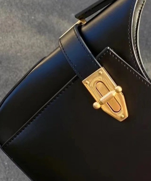 Mela（メラ）の「SMOOTH FAKE LEATHER BAG（ハンドバッグ・レディース・ピンク/ブラック/ホワイト・FREE）」の4枚目の写真