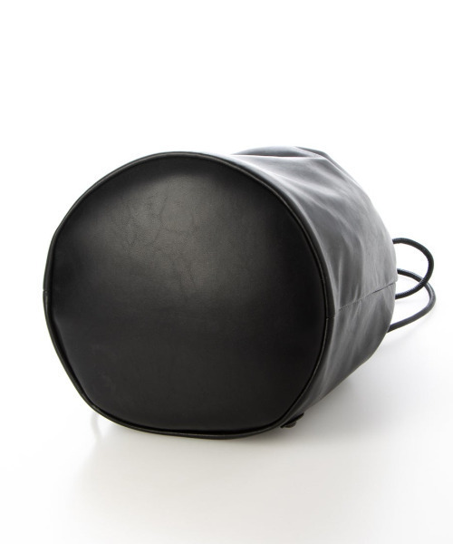 cache cache（カシュ カシュ）の「カシュカシュ cachecache / ガーメント合皮ボンサック（バックパック/リュック・レディース・アイボリー/ブラック・FREE）」の11枚目の写真