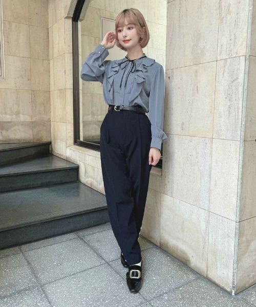 an another angelus（アンアナザーアンジェラス）の「【2サイズ展開】パール釦使いシガレットパンツ/ananotherangelus（その他パンツ・レディース・ブラウン系その他/ブラック・1/2）」の3枚目の写真