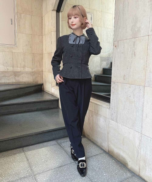 an another angelus（アンアナザーアンジェラス）の「【2サイズ展開】パール釦使いシガレットパンツ/ananotherangelus（その他パンツ・レディース・ブラウン系その他/ブラック・1/2）」の6枚目の写真