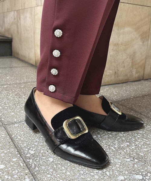 an another angelus（アンアナザーアンジェラス）の「【2サイズ展開】パール釦使いシガレットパンツ/ananotherangelus（その他パンツ・レディース・ブラウン系その他/ブラック・1/2）」の8枚目の写真