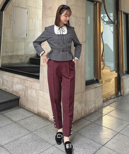 an another angelus（アンアナザーアンジェラス）の「【2サイズ展開】パール釦使いシガレットパンツ/ananotherangelus（その他パンツ・レディース・ブラウン系その他/ブラック・1/2）」の9枚目の写真