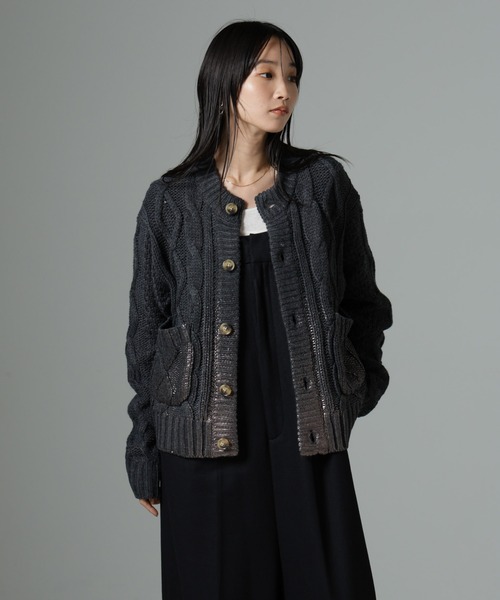 LOGAN knitting mills(ローガンニッティングミルズ)の「LOGAN/FOil カーディガン(カーディガン/ボレロ・レディース・アイボリー/チャコール・FREE)」の3枚目の写真