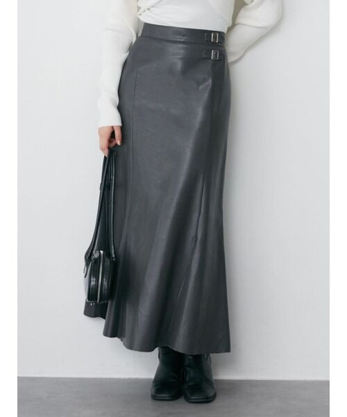 MURUA（ムルーア）の「フェイクレザーマーメイドスカート（スカート・レディース・ブラック/グレー・1/2）」の3枚目の写真