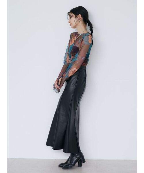 MURUA（ムルーア）の「フェイクレザーマーメイドスカート（スカート・レディース・ブラック/グレー・1/2）」の7枚目の写真