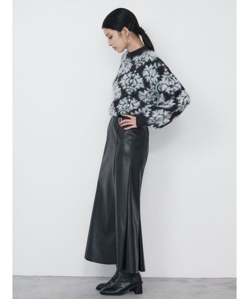 MURUA（ムルーア）の「フェイクレザーマーメイドスカート（スカート・レディース・ブラック/グレー・1/2）」の9枚目の写真