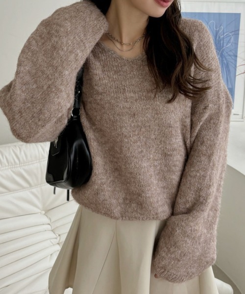 Ada.（エイダ）の「ふんわりタッチ メランジが可愛い  Vネック ゆるフワニット（ニット/セーター・レディース・ホワイト/ライトブルー/ベージュ/レッド/ピンク/ブラウン/グレー/ライトベージュ/グリーン/イエロー/ネイビー/キャメル・M/S/L）」の5枚目の写真