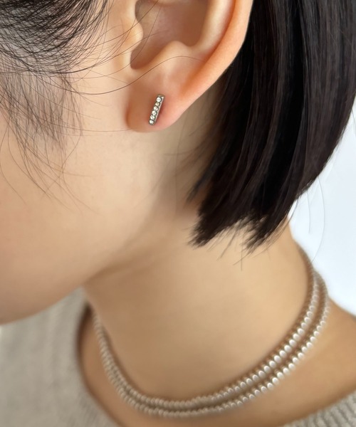 Diliraba(ディリラバ)の「【Diliraba】ステンレスビジューバーピアスセット(ピアス(両耳用)・レディース・シルバー/ゴールド・FREE)」の2枚目の写真