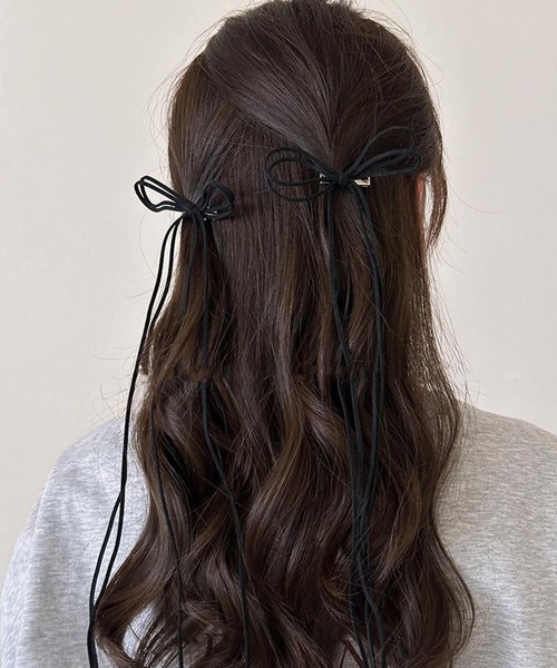 IRADOWL(アイラドール)の「スウェード調リボンヘアクリップ2個セット(バレッタ/ヘアクリップ・レディース・アイボリー/レッド/ピンク/ブラウン/ブラック・FREE)」の3枚目の写真