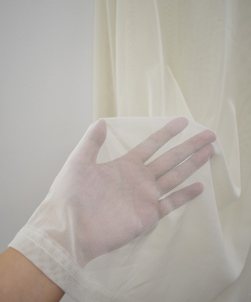 Reurie'(レウリィ)の「【ZOZO限定】ニュアンスオーバーシアートップス/nuance color over sheer top 長袖 クルーネック シースルー 透け感 シンプル カジュアル モード レイヤード 重ね着 日よけ 日差し対策 プール 水着(Tシャツ/カットソー・レディース・アイボリー/ライトグレー/ピンク・FREE)」の17枚目の写真
