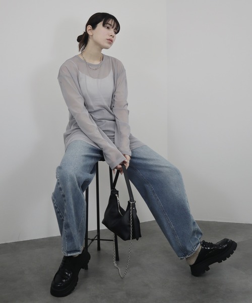 Reurie'(レウリィ)の「【ZOZO限定】ニュアンスオーバーシアートップス/nuance color over sheer top 長袖 クルーネック シースルー 透け感 シンプル カジュアル モード レイヤード 重ね着 日よけ 日差し対策 プール 水着(Tシャツ/カットソー・レディース・アイボリー/ライトグレー/ピンク・FREE)」の5枚目の写真