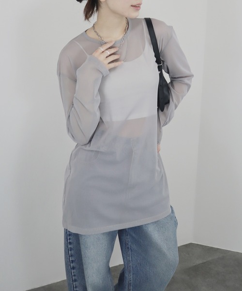 Reurie'(レウリィ)の「【ZOZO限定】ニュアンスオーバーシアートップス/nuance color over sheer top 長袖 クルーネック シースルー 透け感 シンプル カジュアル モード レイヤード 重ね着 日よけ 日差し対策 プール 水着(Tシャツ/カットソー・レディース・アイボリー/ライトグレー/ピンク・FREE)」の4枚目の写真