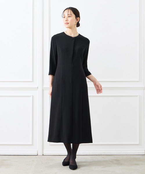 AIMER（エメ）の「【喪服・礼服・WEB限定】マシンウォッシャブル セミフレアスリーブノーカラージャケット・前開きロングワンピース 2点セットブラックフォーマルアンサンブル（スーツセット・レディース・ブラック・7号/15号/13号/11号/9号）」の4枚目の写真