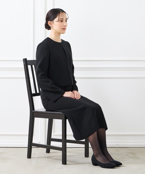 AIMER（エメ）の「【喪服・礼服・WEB限定】マシンウォッシャブル セミフレアスリーブノーカラージャケット・前開きロングワンピース 2点セットブラックフォーマルアンサンブル（スーツセット・レディース・ブラック・7号/15号/13号/11号/9号）」の3枚目の写真