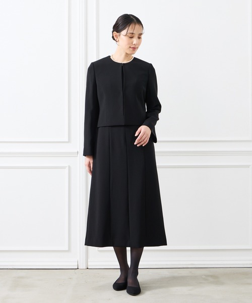 AIMER（エメ）の「【喪服・礼服・WEB限定】マシンウォッシャブル セミフレアスリーブノーカラージャケット・前開きロングワンピース 2点セットブラックフォーマルアンサンブル（スーツセット・レディース・ブラック・7号/15号/13号/11号/9号）」の5枚目の写真