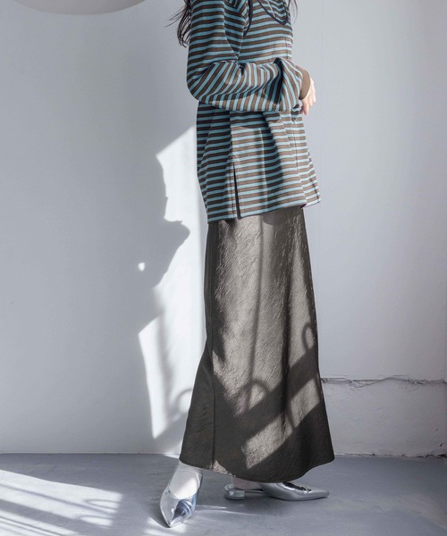 LOWRYS FARM（ローリーズファーム）の「シワサテンスカート　 291132（スカート・レディース・チャコールグレー/グリーン/アイボリー/ブラック・FREE）」の21枚目の写真