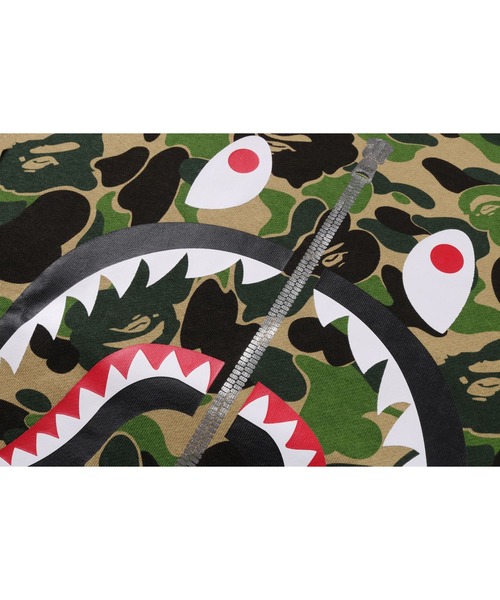 A BATHING APE(アベイシングエイプ)の「ABC CAMO SHARK CREWNECK SWEATSHIRT(スウェット・メンズ・ブルー/グリーン/ピンク・X-LARGE/LARGE/MEDIUM/XX-LARGE/SMALL/XXX-LARGE)」の7枚目の写真