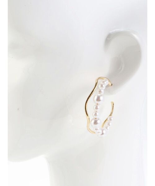 EVRIS（エヴリス）の「PEARL MIX HOOPピアス（ピアス（両耳用）・レディース・シルバー/ゴールド・FREE）」の5枚目の写真