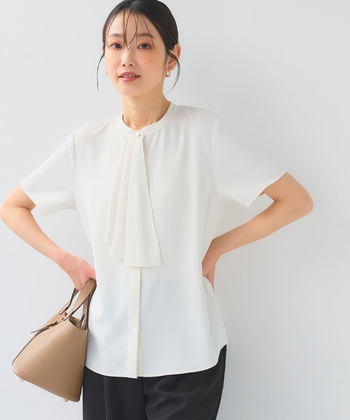 CROSS FUNCTION(クロスファンクション)の「《シワになりにくい》正解シルキードライラッフル半袖ブラウス【CF/クロスファンクション】(シャツ/ブラウス・レディース・ライラック/オフホワイト/ライトグレー・L/M/LL)」の5枚目の写真
