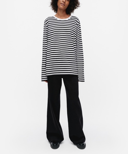 marimekko(マリメッコ)の「Tasaraita unisex / shirt(Tシャツ/カットソー・レディース・ブラック・X-SMALL/SMALL/MEDIUM/LARGE/X-LARGE)」の1枚目の写真