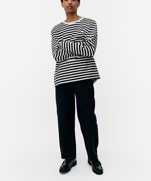 marimekko(マリメッコ)の「Tasaraita unisex / shirt(Tシャツ/カットソー・レディース・ブラック・X-SMALL/SMALL/MEDIUM/LARGE/X-LARGE)」の4枚目の写真