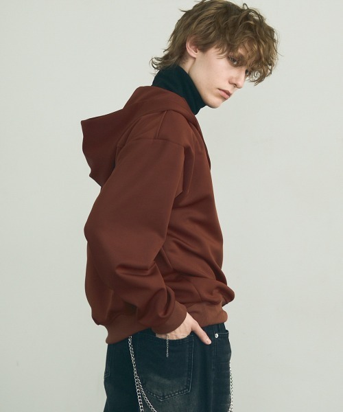 Shoowtime(ショウタイム)の「High neck oversized pullover hoodie / ハイネックオーバーサイズプルオーバーパーカー(パーカー・メンズ・ブラウン・MEDIUM/LARGE/X-LARGE)」の6枚目の写真