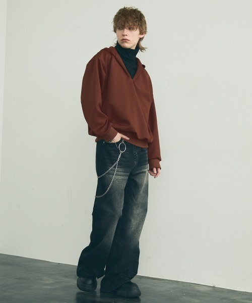 Shoowtime(ショウタイム)の「High neck oversized pullover hoodie / ハイネックオーバーサイズプルオーバーパーカー(パーカー・メンズ・ブラウン・MEDIUM/LARGE/X-LARGE)」の13枚目の写真