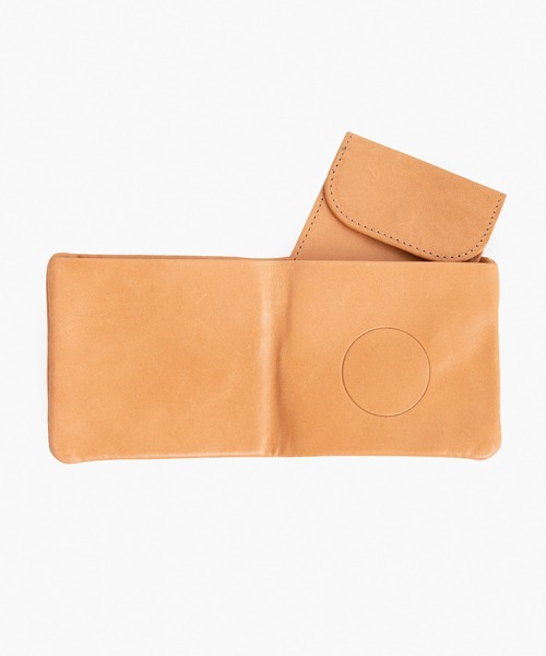 COSMIC WONDER（コズミックワンダー）の「Naturally-tanned leather bifold wallet（財布・レディース・ブラウン/ナチュラル/ブラック・FREE）」の12枚目の写真