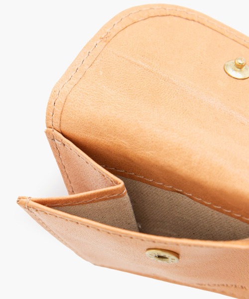 COSMIC WONDER（コズミックワンダー）の「Naturally-tanned leather bifold wallet（財布・レディース・ブラウン/ナチュラル/ブラック・FREE）」の18枚目の写真