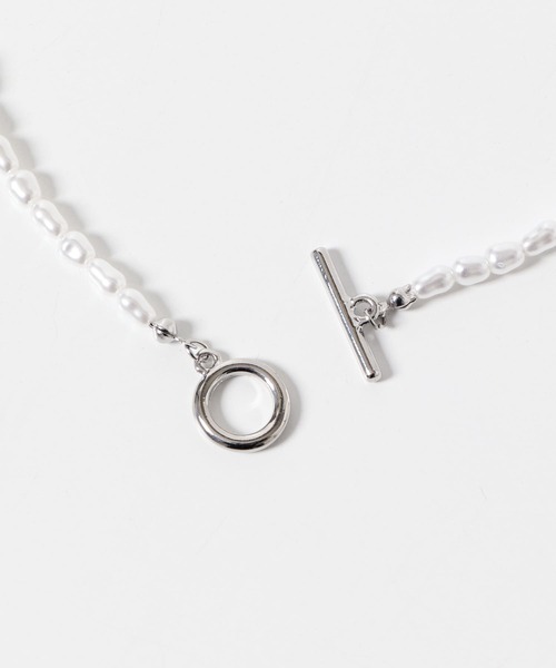 URBAN RESEARCH ROSSO WOMEN（アーバンリサーチ　ロッソ）の「ショートランダムパールネックレス（ネックレス・レディース・ホワイト・FREE）」の5枚目の写真