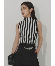 Chris TROIS.（クリストロワ）の「Sleeveless knit top（ニット/セーター）」